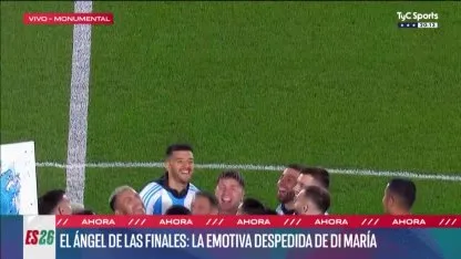 Los jugadores de la Selección Argentina celebran a Ángel Di María en su emocionante despedida Los jugadores de la Selección Argentina celebran a Ángel Di María en su emocionante despedida