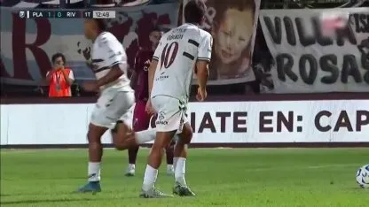 El blooper de Armani en River vs. Platense El blooper de Armani en River vs. Platense