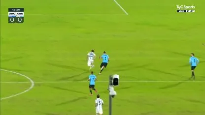 Almada exigió a Rochet, Argentina estuvo cerca del gol ante Uruguay Almada exigió a Rochet, Argentina estuvo cerca del gol ante Uruguay